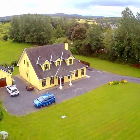 Yellow House Westport Esterno foto