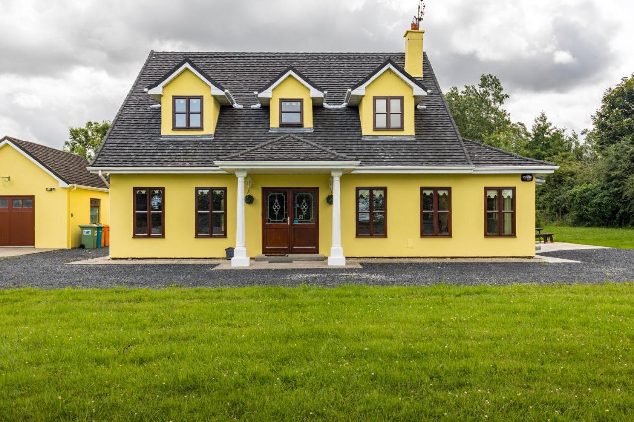 Yellow House Westport Esterno foto